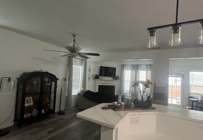Foto del edificio - 7381 Smoothbore Ln