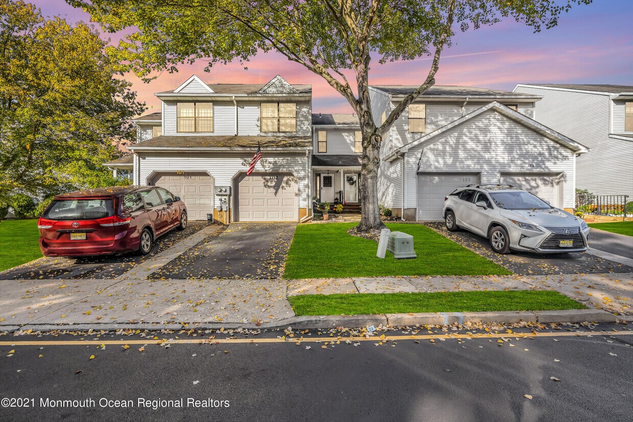 102 Chestnut Way Unit 102, Manalapan, NJ 07726 Condo for Rent in Manalapan, NJ