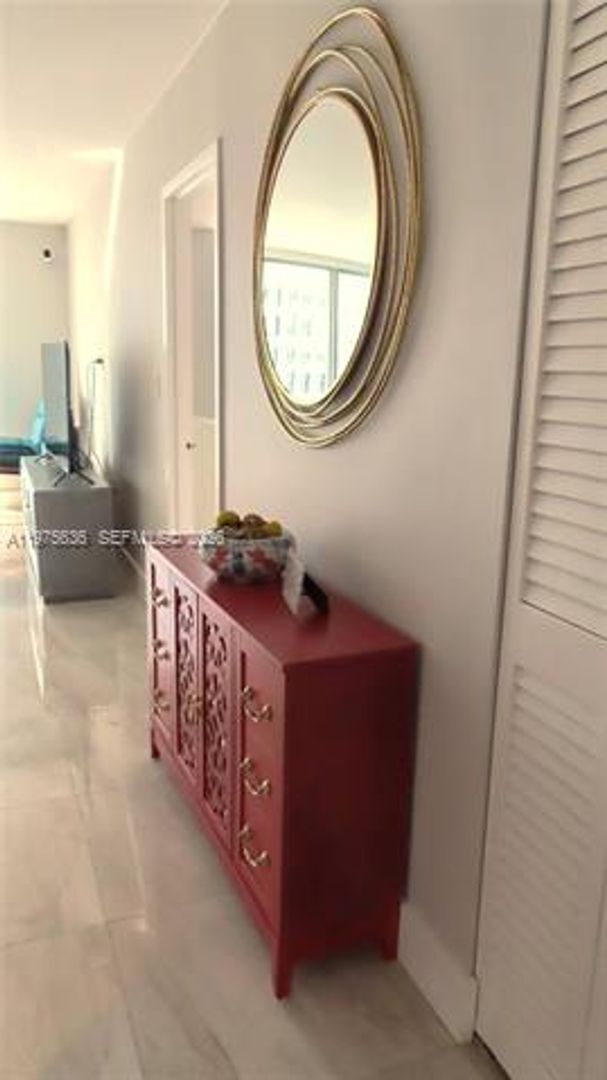 Foto del edificio - 5701 Collins Ave