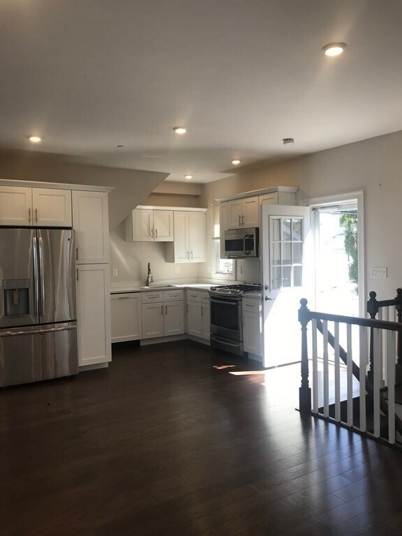 Foto del edificio - 37 Walnut Pl