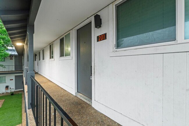 Foto del edificio - 7929 Gault St