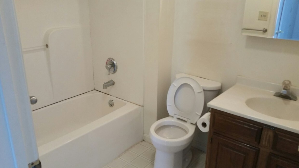 bathroom - 10 Prospect Dr