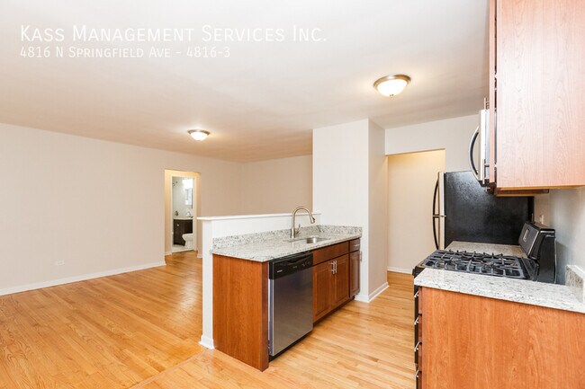 Foto del edificio - 4816 N Springfield Ave