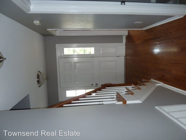 Building Photo - 4912 Miranda Dr