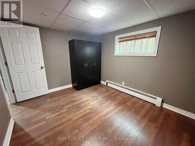 Photo du bâtiment - LOWER - 106 ST DAVIDS ROAD