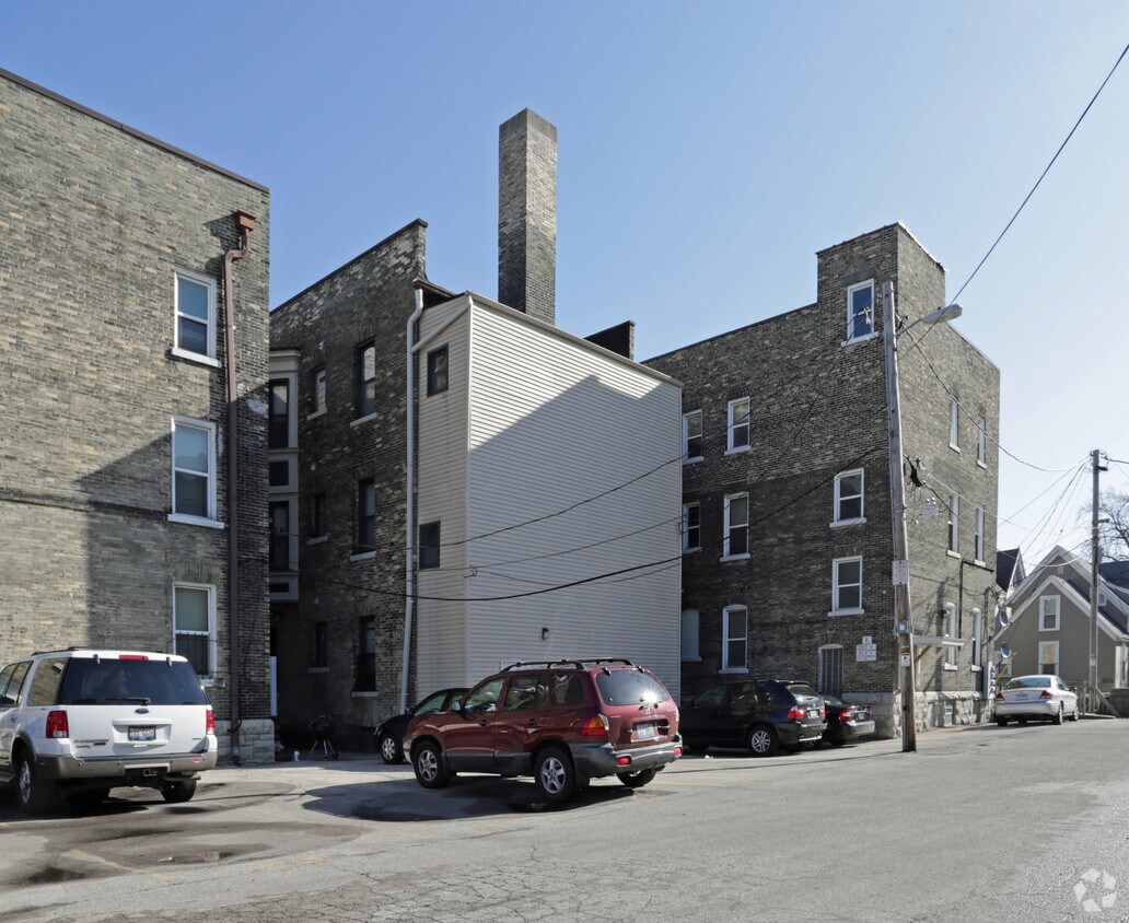 Foto del edificio - 1919-1933 W Kilbourn Ave