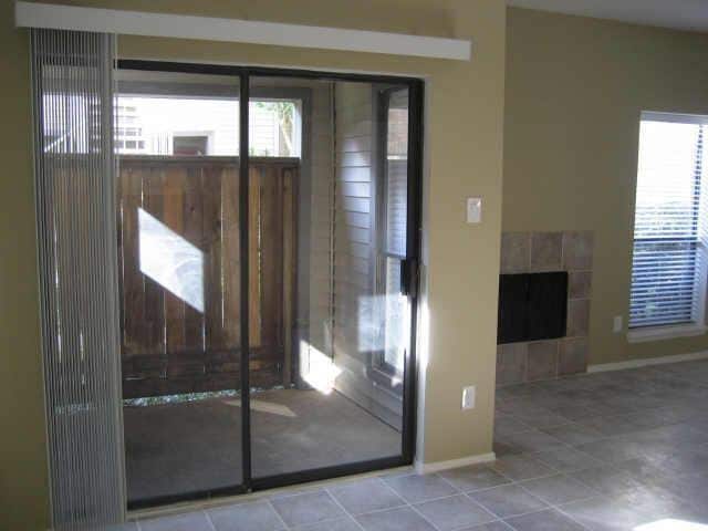 Building Photo - 2025 Augusta Dr