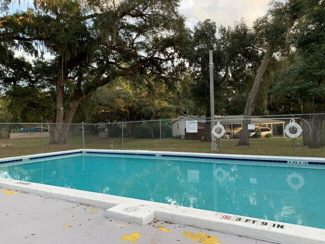 Building Photo - 4bath/2bath SFH in Bay Hills Community onl...