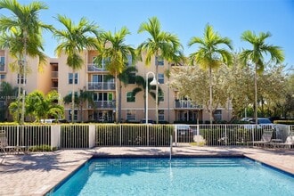 Building Photo - 509 E Sheridan St