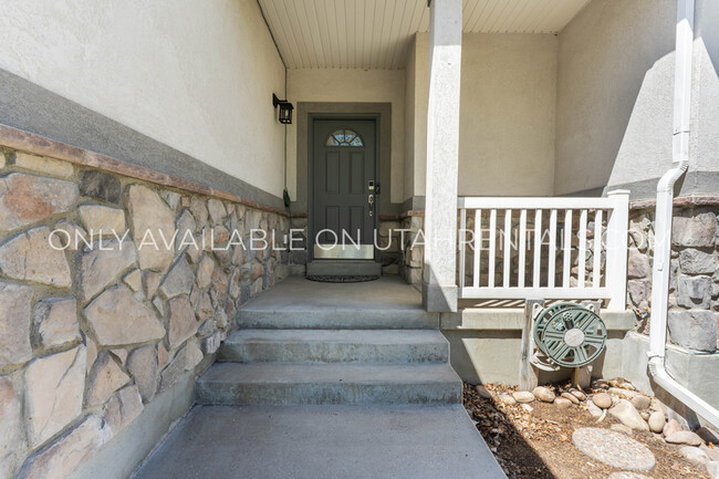 Building Photo - 1138 S 600 W