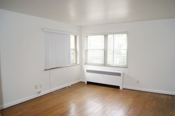 Foto del edificio - 4022 Paxton Ave