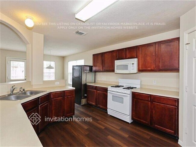 Foto del edificio - 6527 Gorton Dr