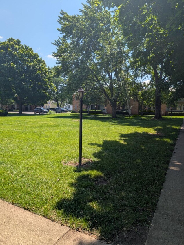Foto principal - 731 W 9th Ave