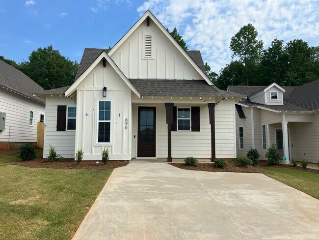 Building Photo - MOVE IN INCENTIVE*** Super Cute 2 Bedroom House in Fox Run Village