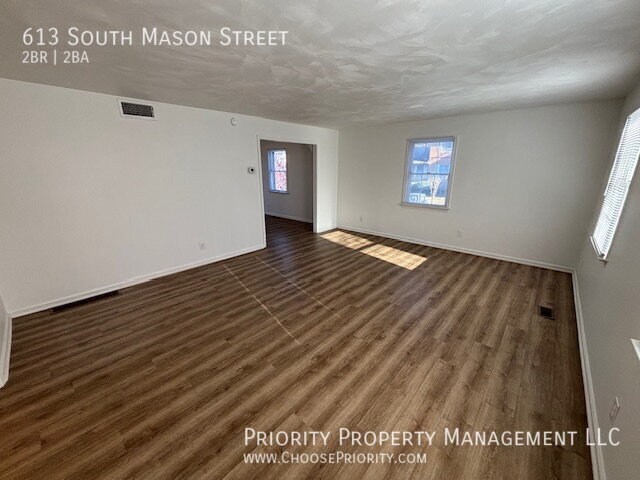 Foto del edificio - 613 S Mason St