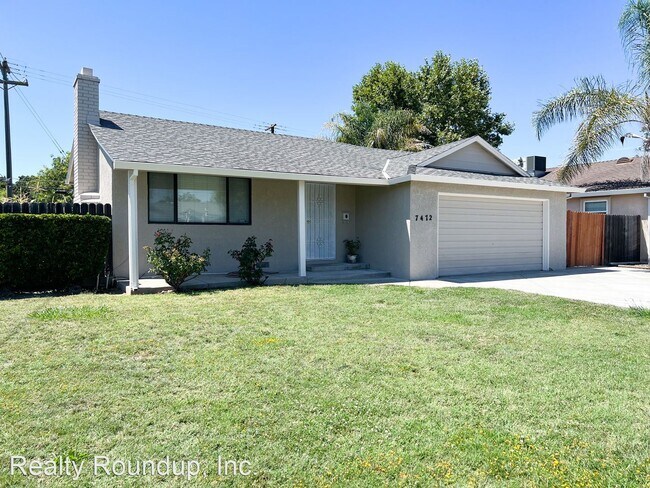 Building Photo - 3 br, 1.5 bath House - 7472 Amherst St