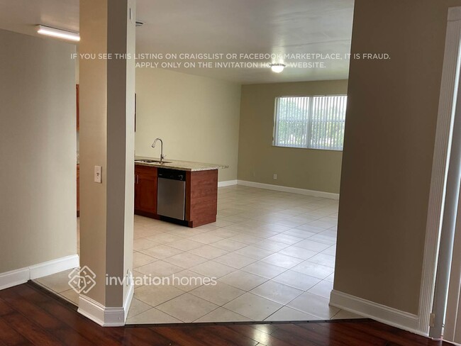 Foto del edificio - 6859 NW 69th Ct