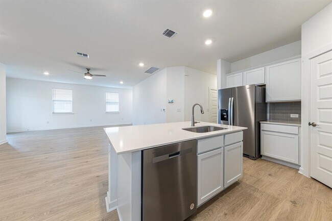 Foto del edificio - 2404 Tucker Ln