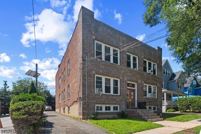 Foto del edificio - 60 Elmwood Ave
