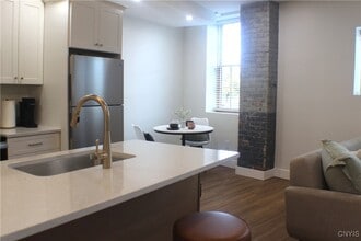 Building Photo - 110 Hotel St