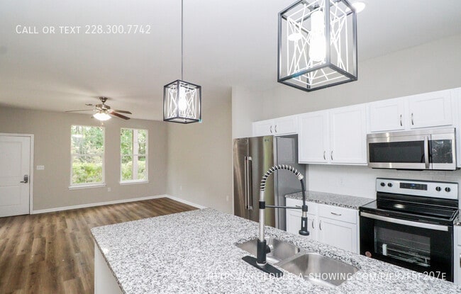 Building Photo - 473 Olive Branch Way