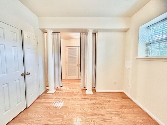 Foto del edificio - 13027 Middlebrook Road