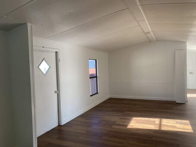 Building Photo - 925 Ponce De Leon Blvd