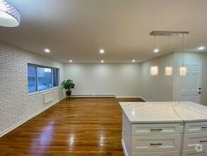 Building Photo - 21-23-23 Amory Ct