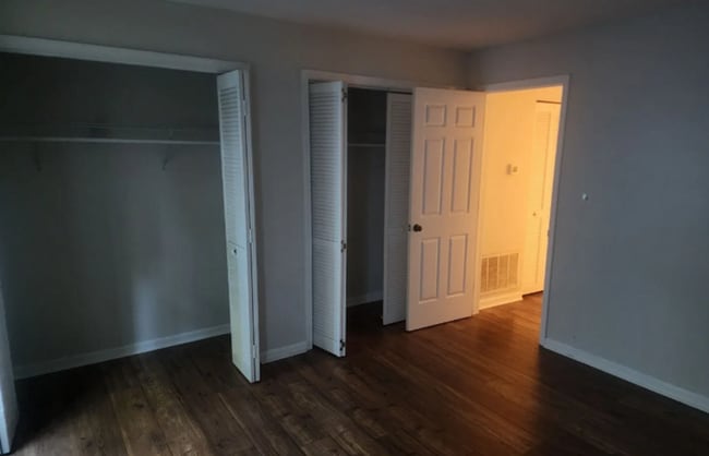 Building Photo - 4110 Sedgewood Dr