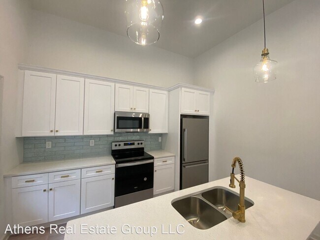 Foto del edificio - 5 br, 5.5 bath House - 388 Fourth Street
