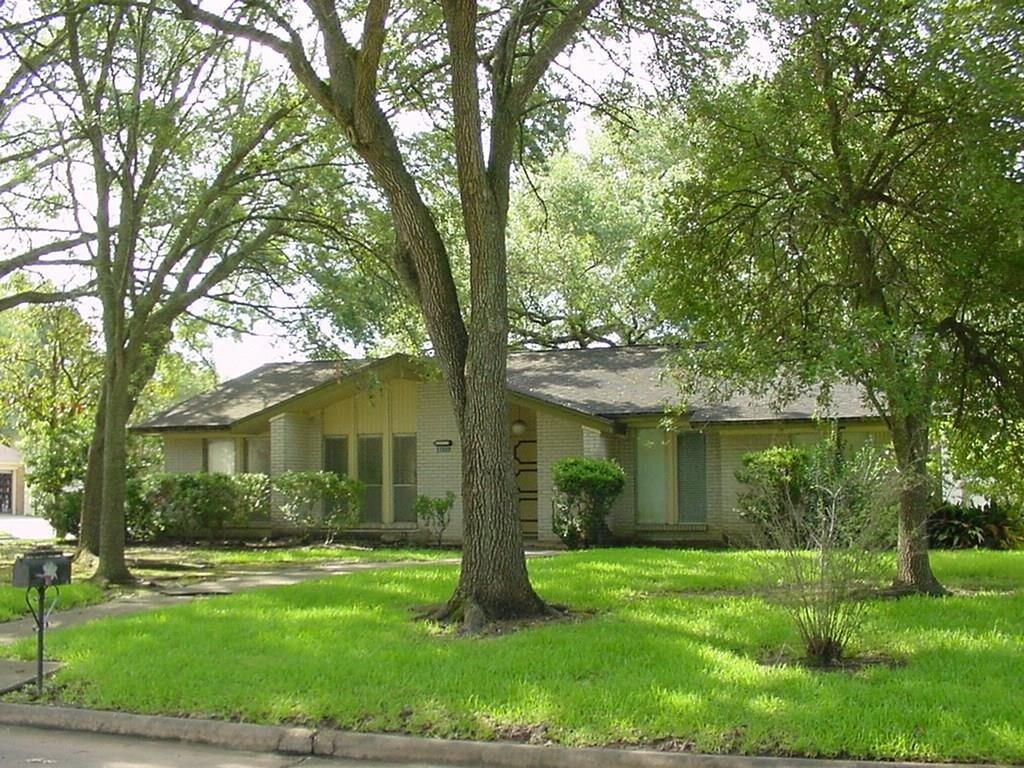 Primary Photo - 4118 Elderwood Dr