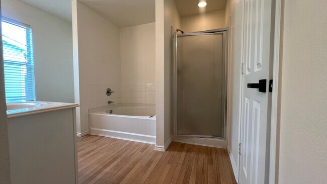 Foto del edificio - 7807 Galleon Field Ln