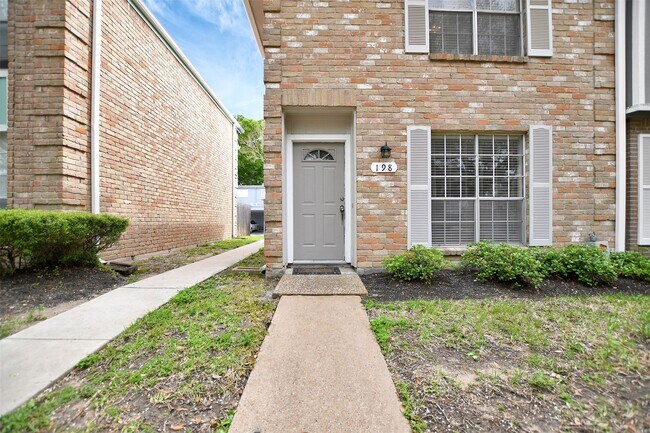 Foto del edificio - 11002 Hammerly Blvd