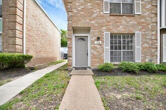 Building Photo - 11002 Hammerly Blvd