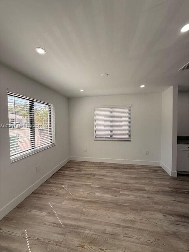 Foto del edificio - 3609 SW 27th St