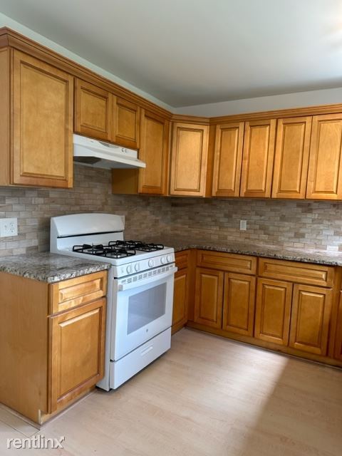 Building Photo - 3 br, 1 bath House - 18 Tower Dr