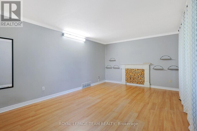 Photo du bâtiment - 925 Moorvale St
