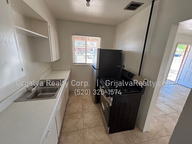 Foto del edificio - 4542 E 20th St