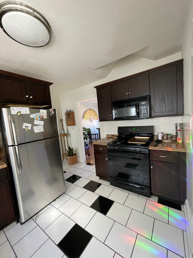 Kitchen - 750 4th St