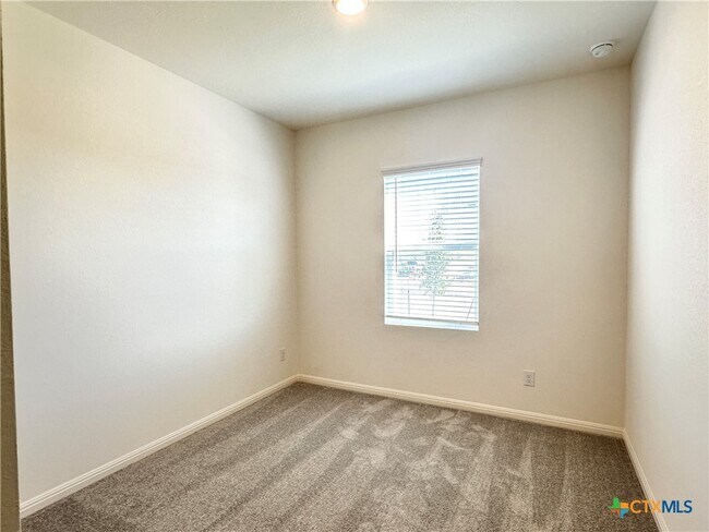 Building Photo - 124 Parrigin Cv