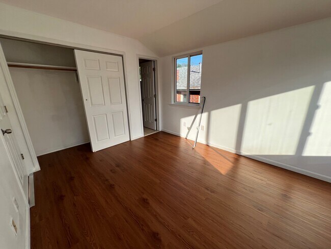 Foto del edificio - 4126 248th St