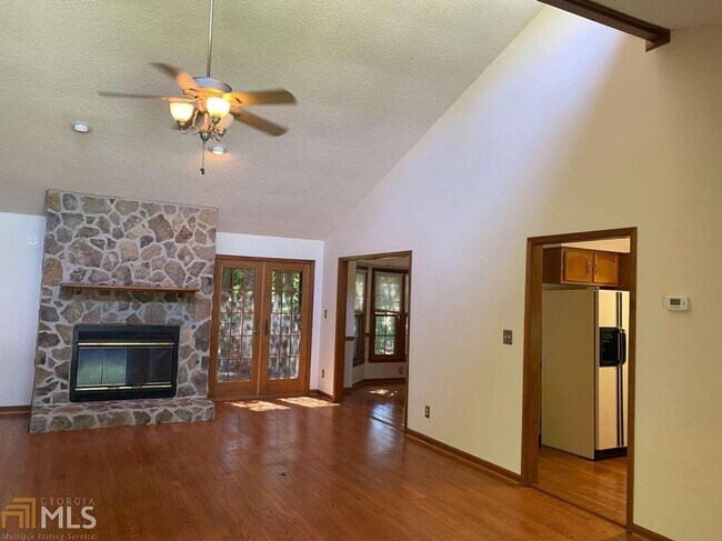 Building Photo - 6005 Chimney Springs Rd