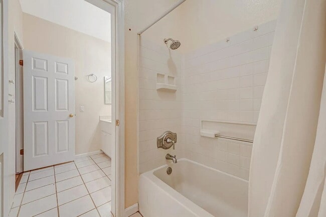 Foto del edificio - "Chic 1-Bed Sanctuary in San Jose with Har...
