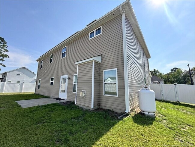 Building Photo - 232 Old Montague Way