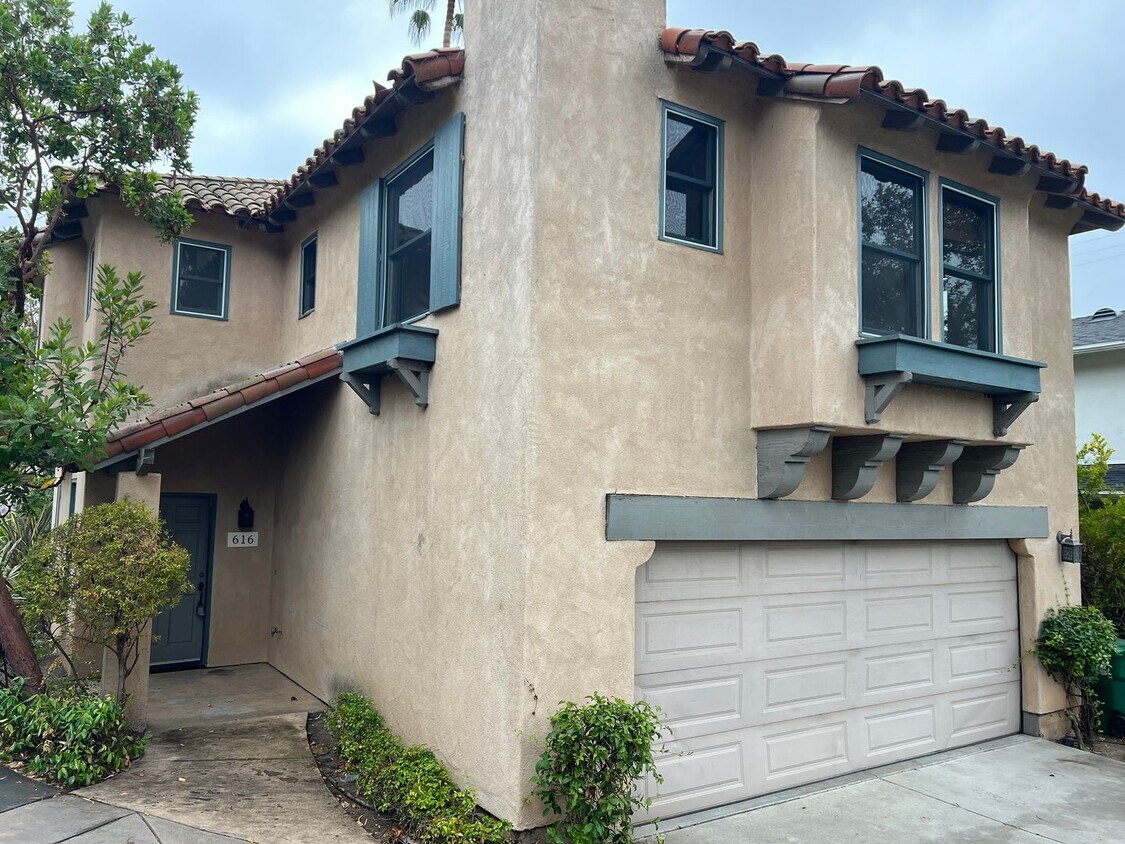 Foto principal - Spacious 3 Bedroom Home