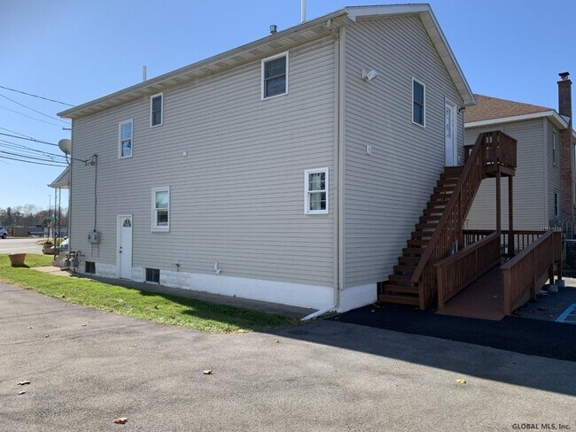 Building Photo - 1642 Flower Rd