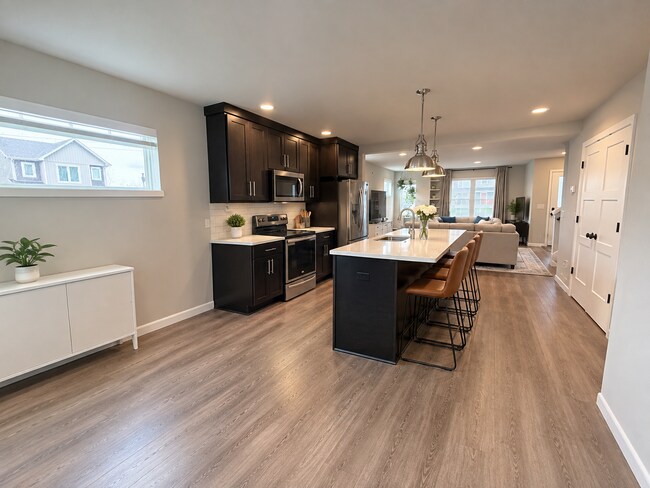 Foto del edificio - 5904 Minong Ln