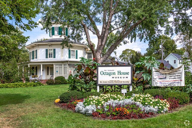 The Octagon House offers guided tours, self-guided admissions, and a living history experience.
