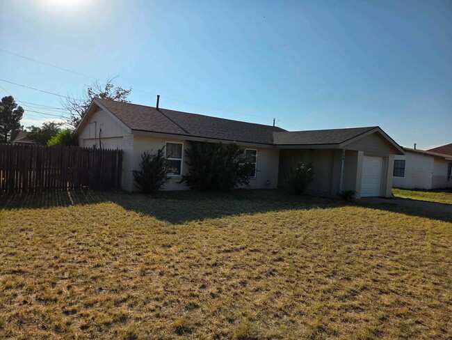 Building Photo - 604 Beckley Dr