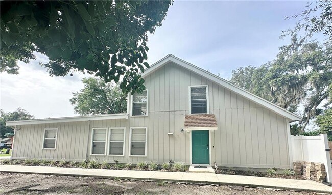 Building Photo - 122 S Bulova Dr